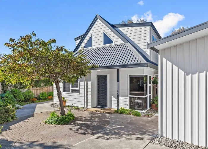 Sandy Feet - Papamoa Beach Holiday Home